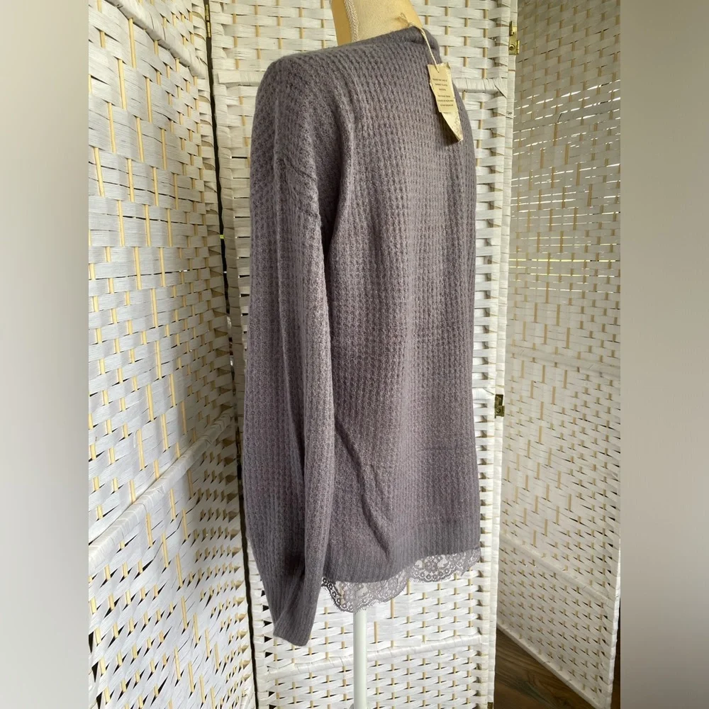 NWT Hem & Thread Waffle Knit Sweater Lace Trim Bottom Beautiful Lilac Color - Picture 12 of 16
